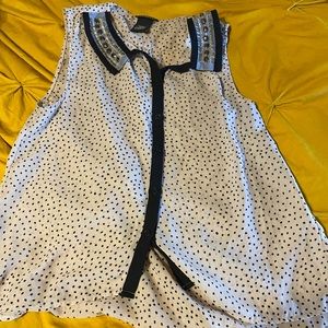 Neck detail tank top